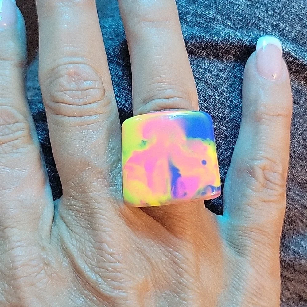 NEON TIE DYE SWIRL RING, METAL FREE
